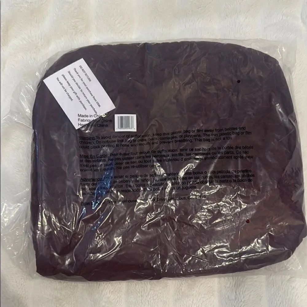 DSW Exclusive Burgundy Puffy Weekender NWT - Picture 5 of 5